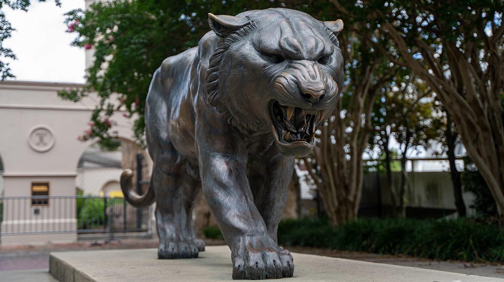 LSU Tiger statue