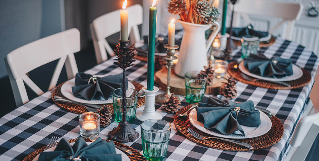 Thanksgiving table