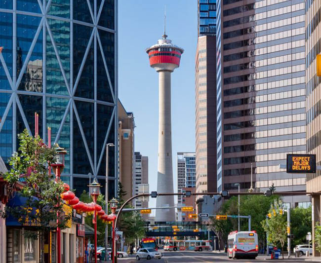 image of the calgary tower in alberta