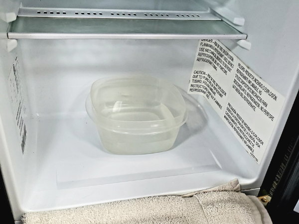 How to Get Ice Out of Freezer Without Defrosting: Quick Tips